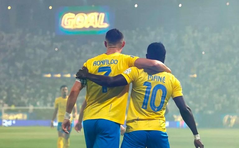 كريستيانو رونالدو وساديو ماني كريستيانو رونالدو وألكسندر ميتروفيتش