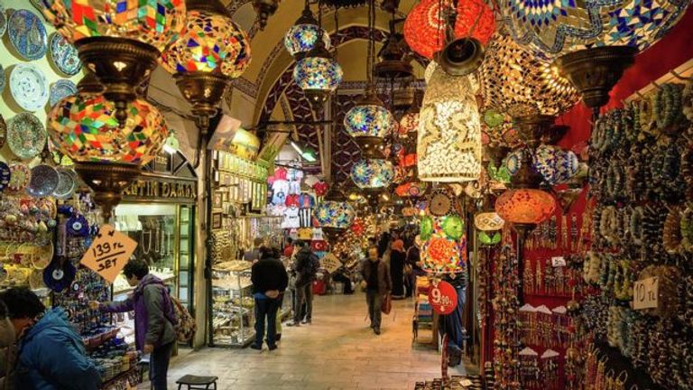 مينا بازار أحد مولات دبي الرخيصة مولات دبي الرخيصة