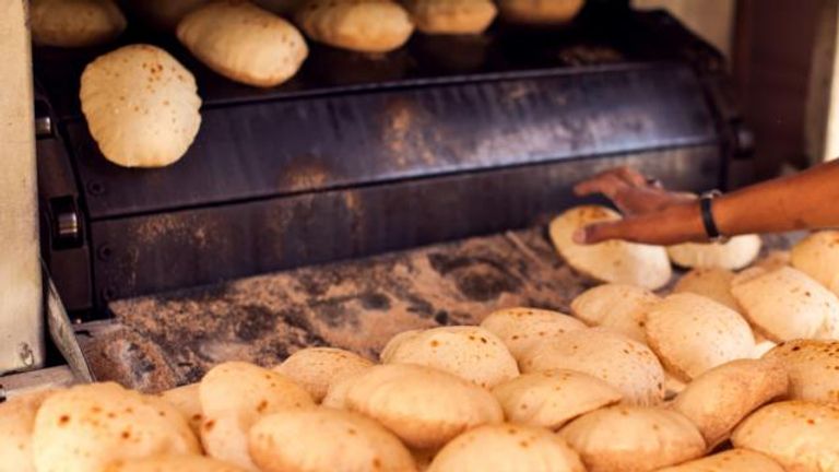 هل سيؤدي رفع سعر الرغيف المدعم إلى زيادة الخبز السياحي؟ الخبز السياحي في مصر