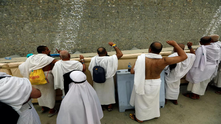 رمي الجمرات رمي الجمرات في الحج