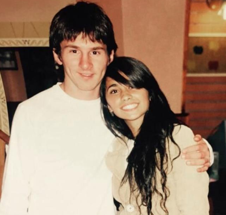 ليونيل ميسي وأنتونيلا روكوزو زين الدين زيدان وزوجته ودوري أبطال أوروبا