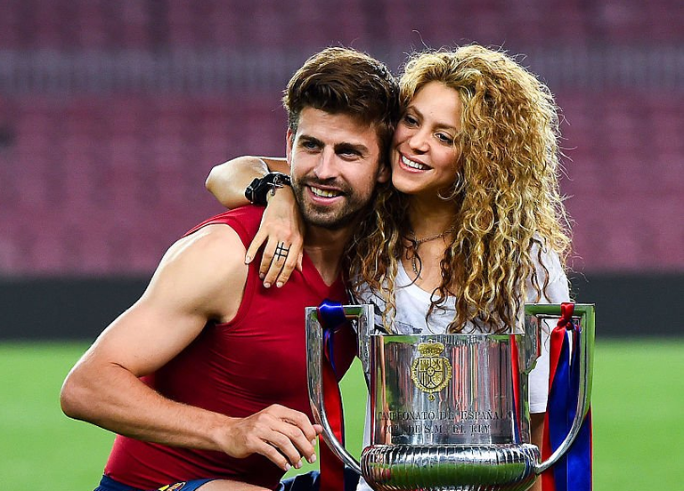 شاكيرا وبيكيه زين الدين زيدان وزوجته ودوري أبطال أوروبا