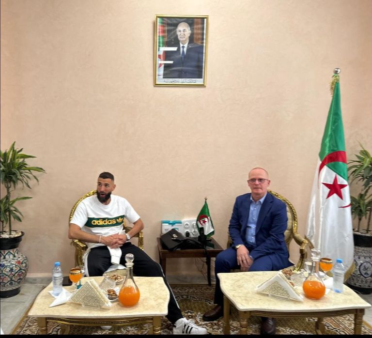 زيارة كريم بنزيما للجزائر