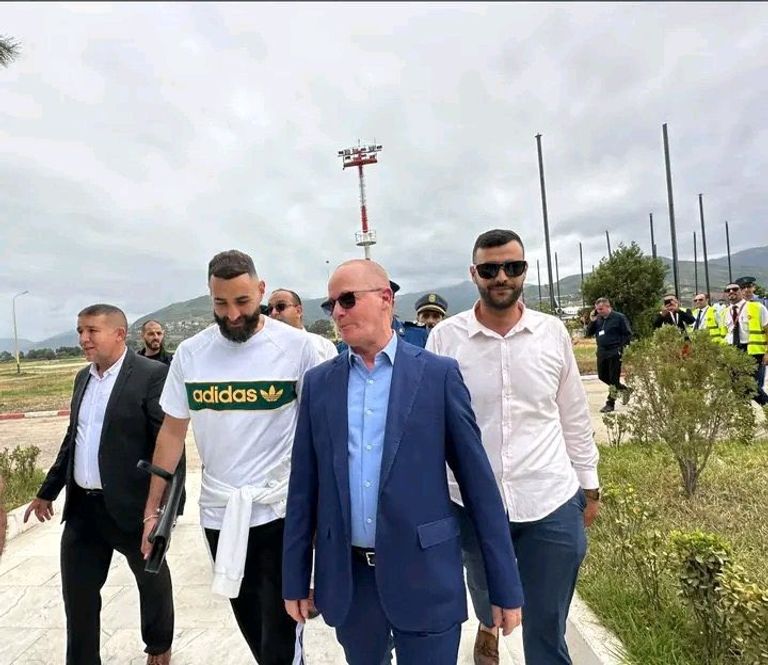 زيارة كريم بنزيما للجزائر