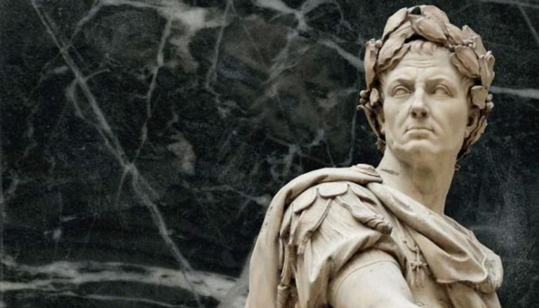 تمثال يوليوس قيصر