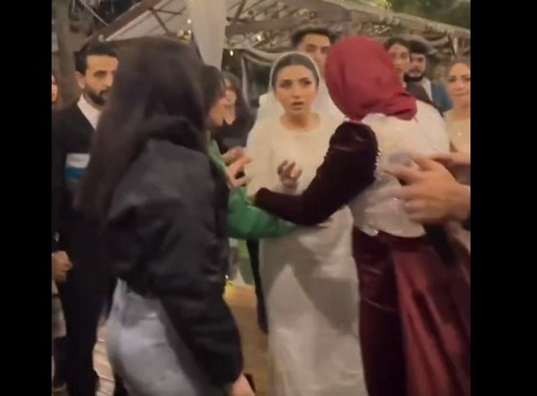 لقطة من الفيديو الصادم 