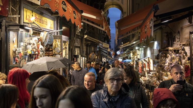 شارع سباكانابولي مطعم البيتزا في نابولي