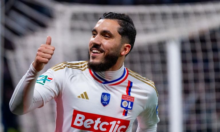 ريان شرقي كريم بنزيما بقميص منتخب فرنسا