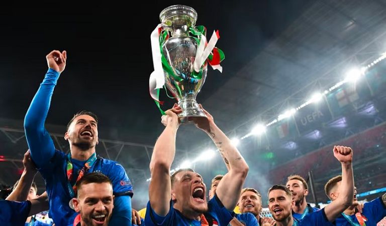 إيطاليا حامل لقب يورو 2020 إيطاليا وإسبانيا في يورو 2012