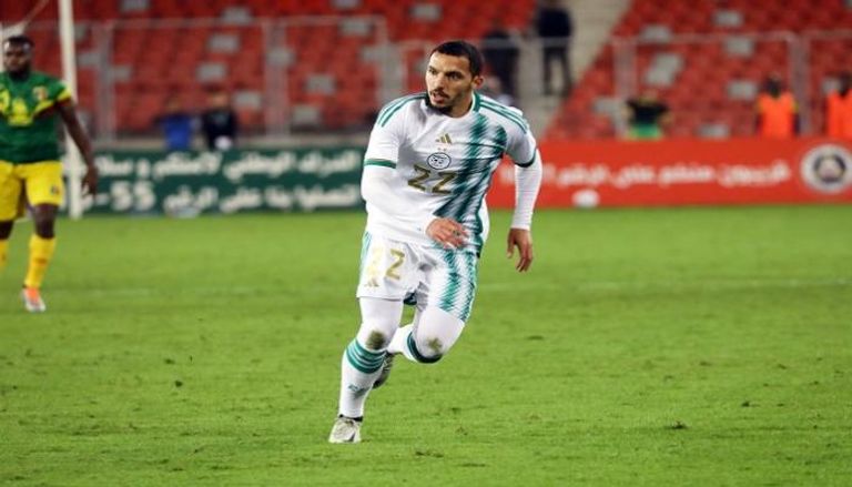 إسماعيل بن ناصر لاعب منتخب الجزائر