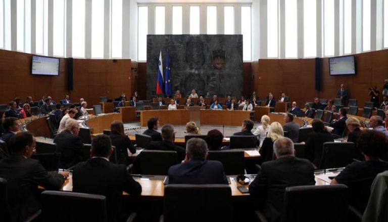 البرلمان السلوفيني خلال المناقشات