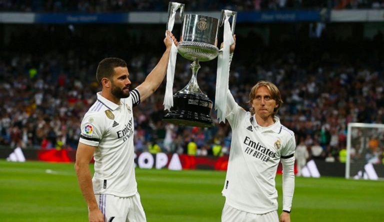 لوكا مودريتش وناتشو فيرنانديز