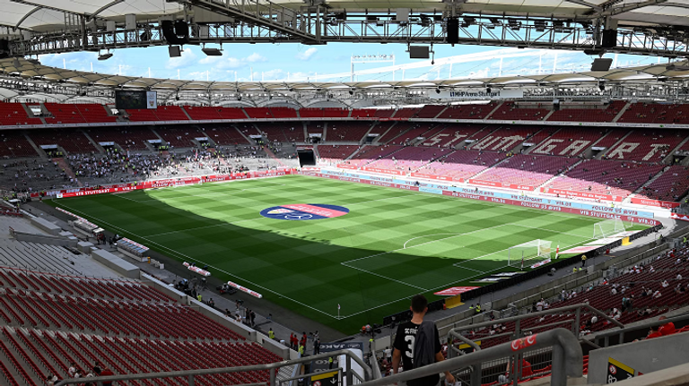 شتوتغارت أرينا ملعب برلين الأولمبي