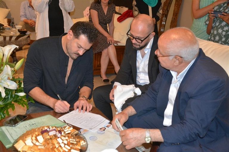 جميلة عوض ترقص مع والدها