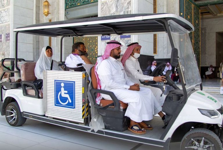 خدمات مميزة داخل الحرم المكي للتيسير على ضيوف الرحمن من ذوي الهمم