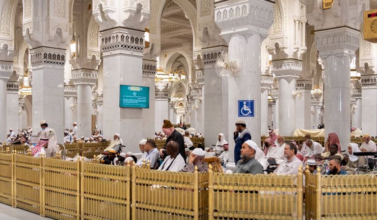 خدمات مميزة داخل الحرم المكي للتيسير على ضيوف الرحمن من ذوي الهمم