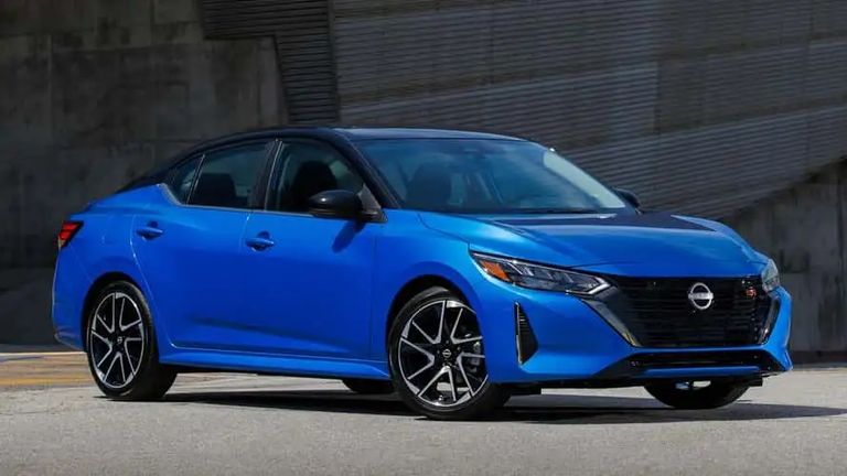 طراز Nissan Sentra طراز Hyundai Elantra