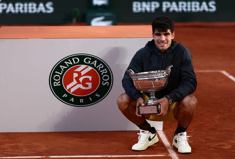 كارلوس ألكاراز يتوج ببطولة فرنسا المفتوحة للتنس كارلوس ألكاراز يتوج ببطولة فرنسا المفتوحة للتنس