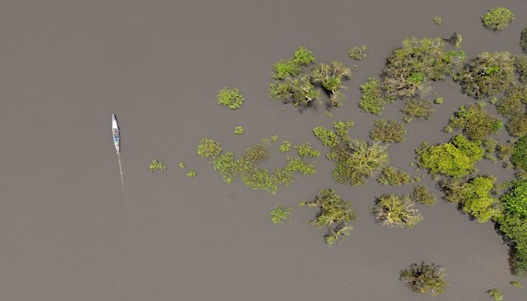 إحدى القبائل بغابات الأمازون