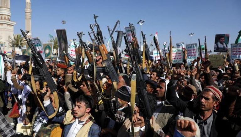 صفقة سلاح محتملة بين الحوثي والشباب