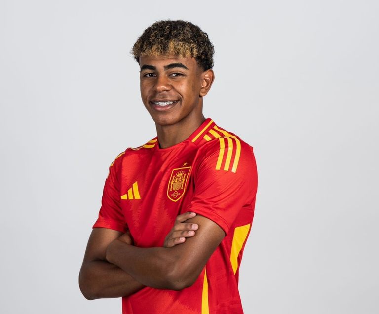 لامين يامال منتخب إسبانيا