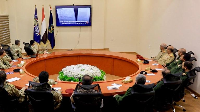 موظفو السفارة والمفوضية ممن تم بث اعترافاتهم تحت التعذيب