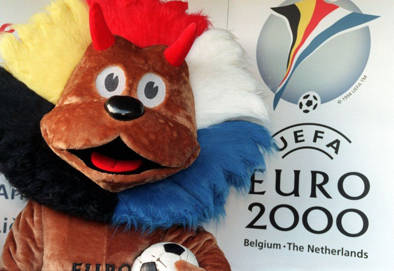 الأسد بينيلوكي بينوكيو أول تميمة في تاريخ اليورو