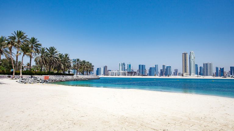 شاطئ أم سقيم أحد شواطئ دبي أفضل شواطئ دبي