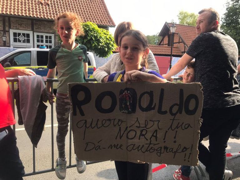 طفلة تطلب الزواج