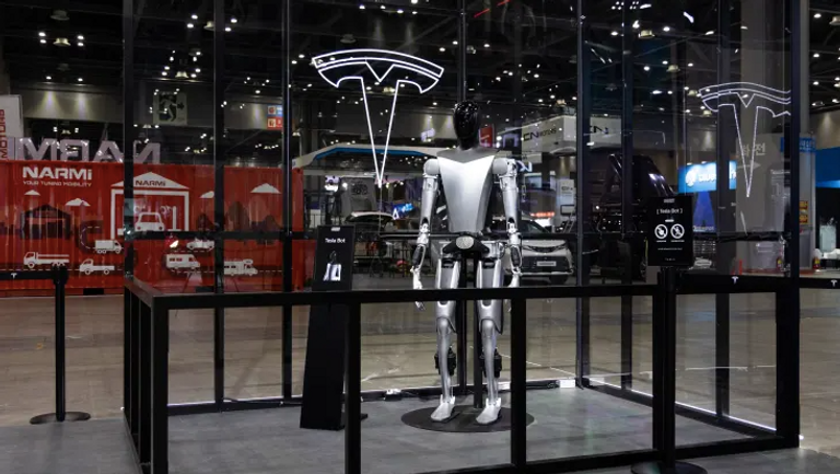 روبوتات أوبتيموس إيلون ماسك