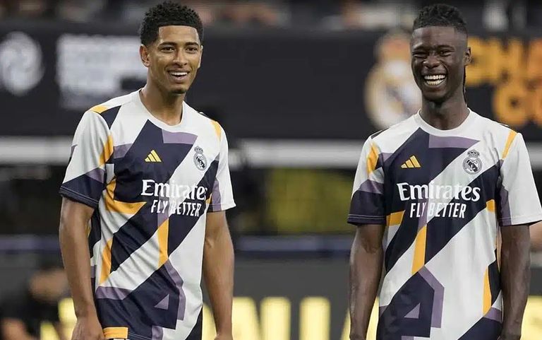 جود بيلينغهام وإدواردو كامافينغا