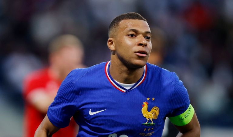 كيليان مبابي قائد منتخب فرنسا