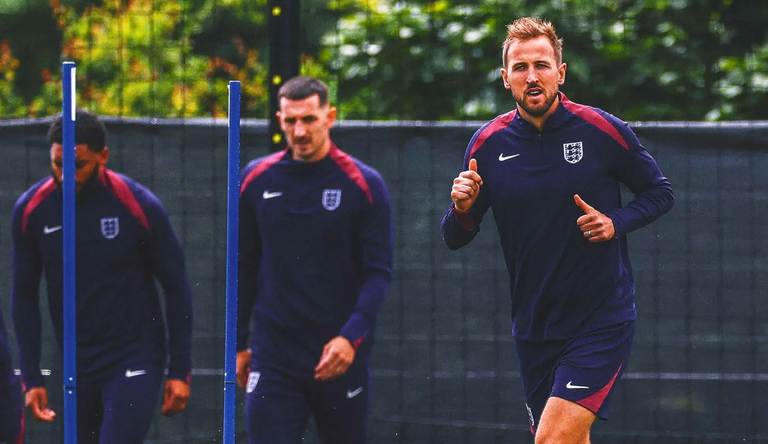 نجوم إنجلترا أليكس زونفيلد