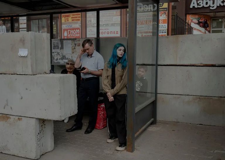 عنصران من الجيش الروسي في ساحة بيلغورود