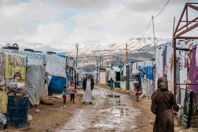 لاجئون يفرون من بلادهم- أرشيفية