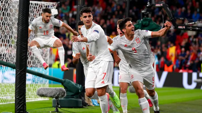 منتخب إسبانيا إيطاليا وإسبانيا في يورو 2020