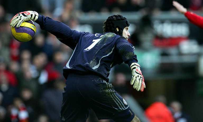 بيتر تشيك كيليان مبابي لاعب منتخب فرنسا