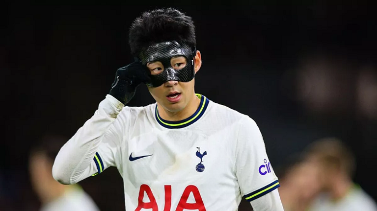 كيم هيونغ سون كيليان مبابي لاعب منتخب فرنسا