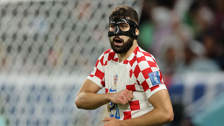 جوسكو غفارديول كيليان مبابي لاعب منتخب فرنسا