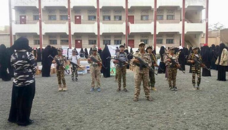 الحوثي يجند أطفال المدارس في اليمن