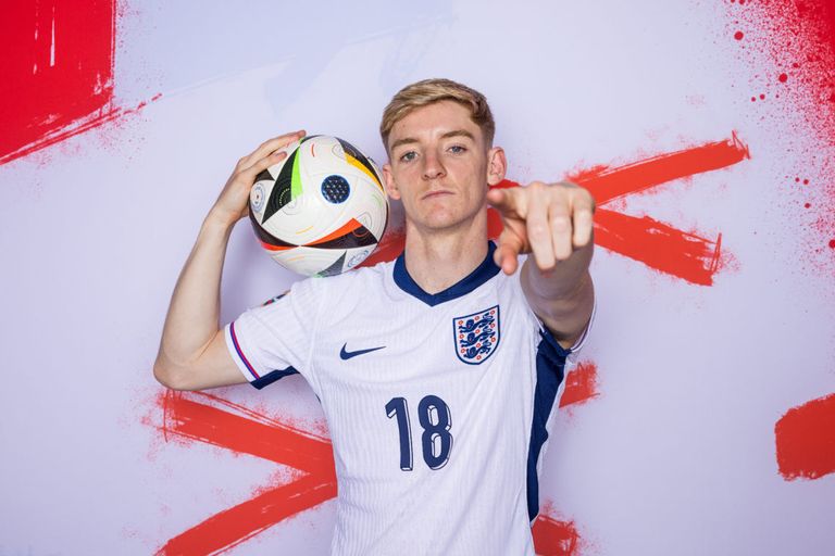 أنتوني جوردون كريستيانو رونالدو قائد منتخب البرتغال