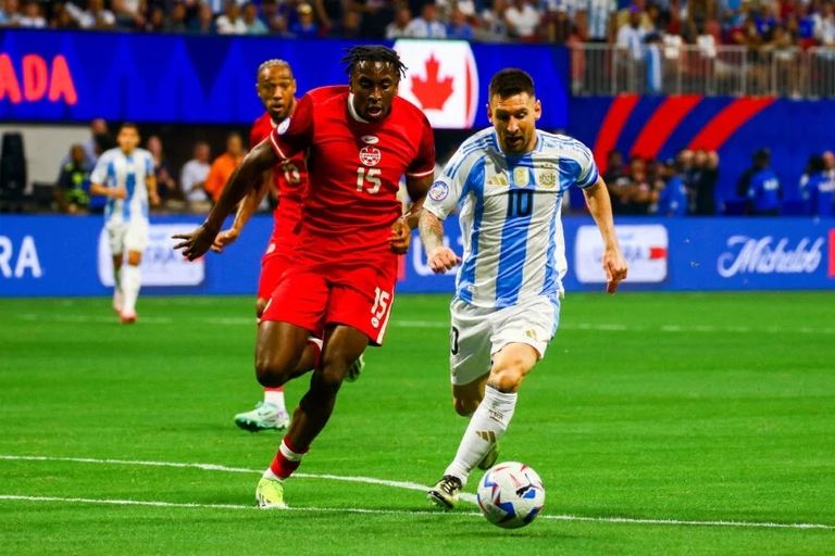 ميسي وبومبيتو في كوبا أمريكا 2024 ميسي وبومبيتو في كوبا أمريكا 2024