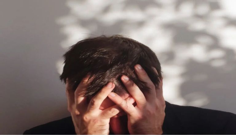 الاكتئاب لدى الرجال الوحدة وفقدان شخص عزيز من أهم أسباب الاكتئاب لدى الرجال