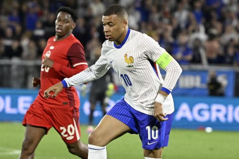 منتخب فرنسا المدرب البلجيكي توم سينتفيت