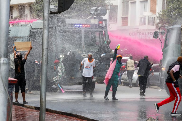 الشرطة تفرق متظاهرين في نيروبي بالغاز المسيل للدموع