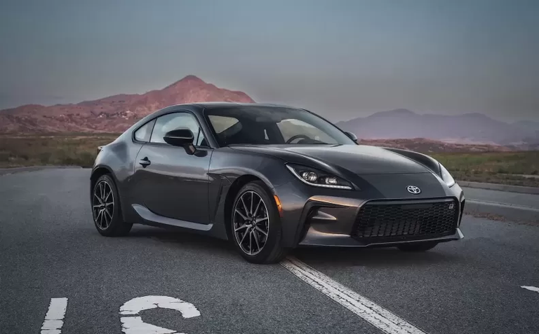 تويوتا GR86 بيس 2024 أحد أرخص السيارات الرياضية لعام 2024 أرخص السيارات الرياضية لعام 2024