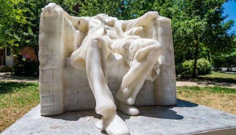 موجة حر تذيب تمثال أبراهام لينكولن في واشنطن