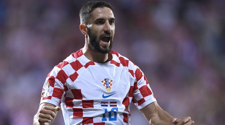 لوكا إيفانوسيك لاعب منتخب كرواتيا جماهير كرواتيا في مدرجات يورو 2024