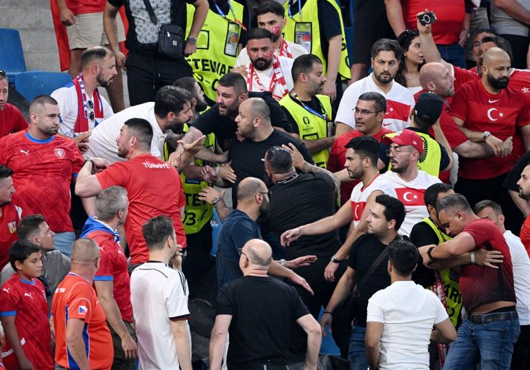 اشتباكات الجماهير في يورو 2024