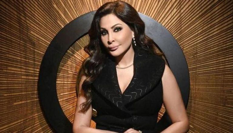 المغنية اللبنانية إليسا